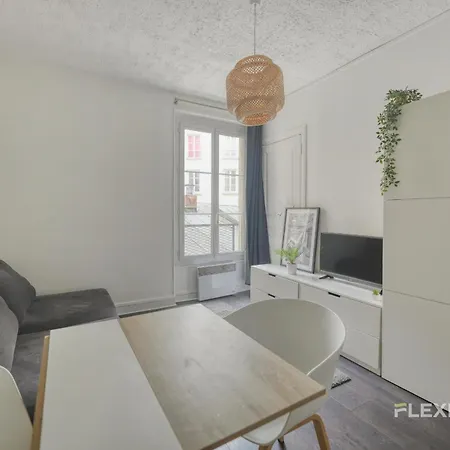 Immeuble Mademoiselle Париж