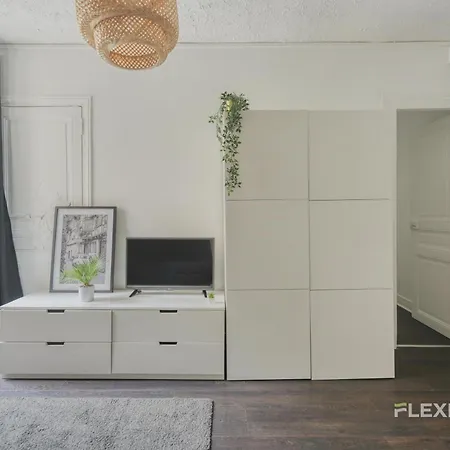 Immeuble Mademoiselle Париж